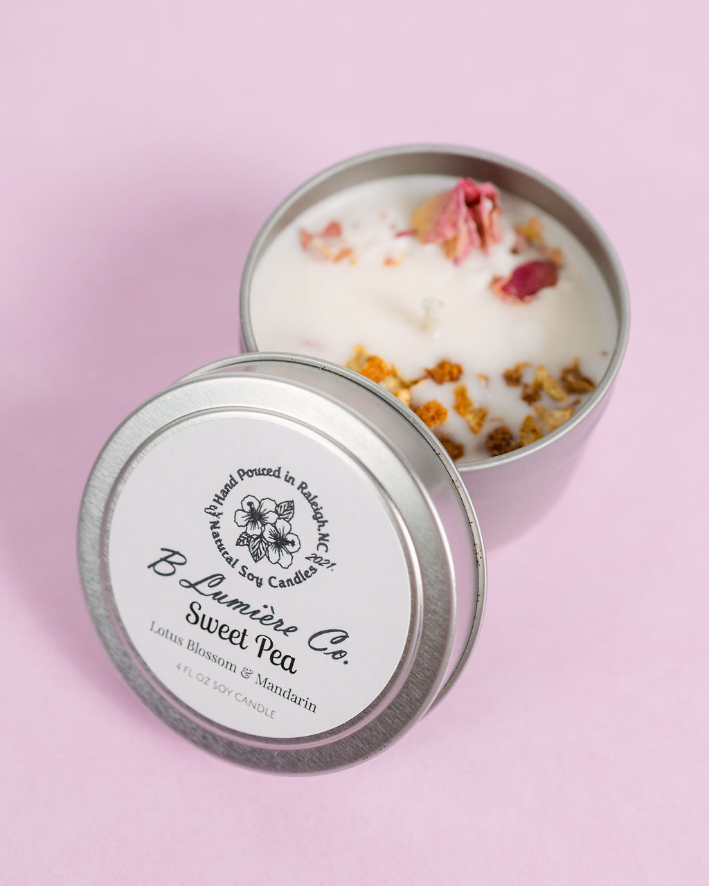 Candle by B Lumiere Co.